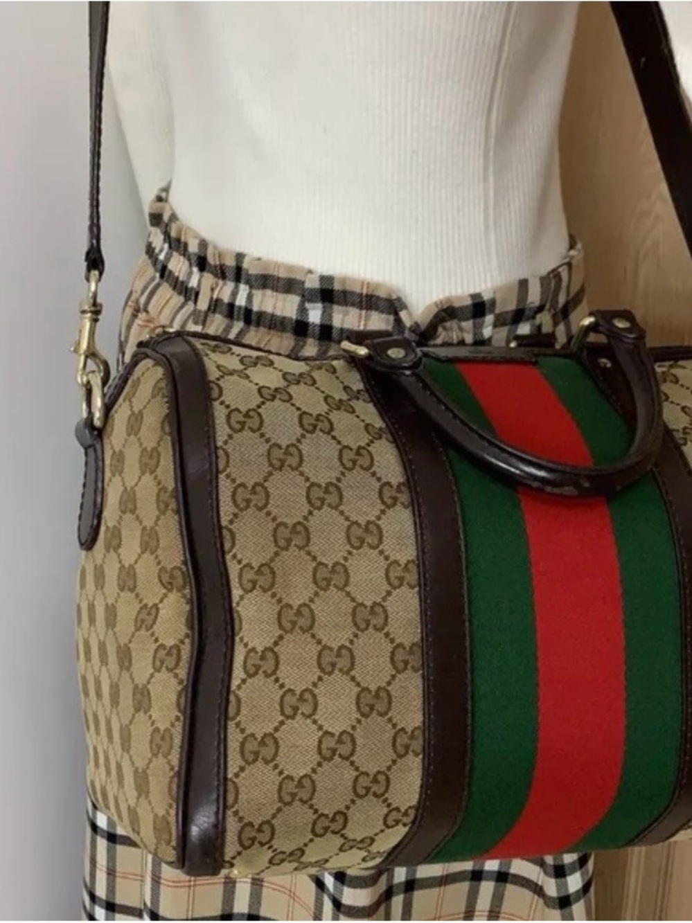 Gucci Tan GG Canvas Duffel with Green and Red Web Stripe - Picture 11 of 11